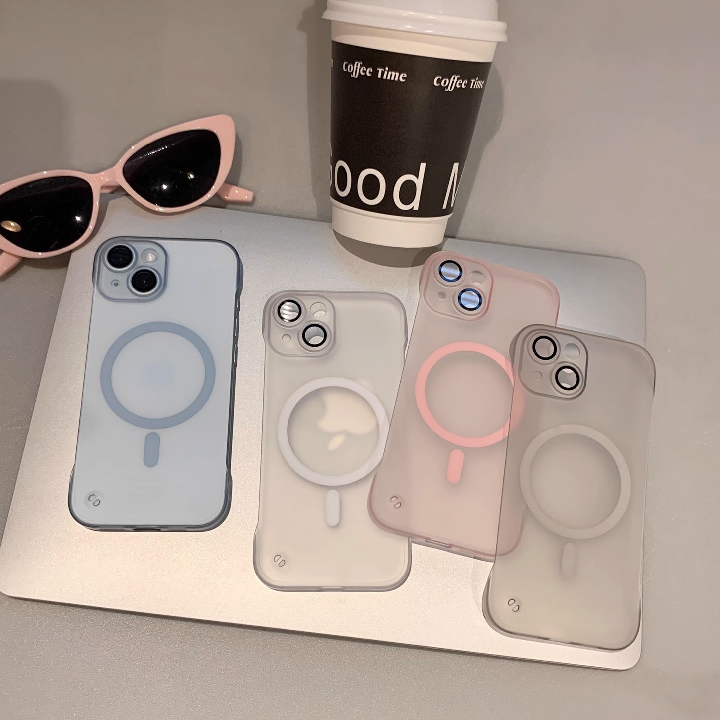 Borderless magnetic phone case